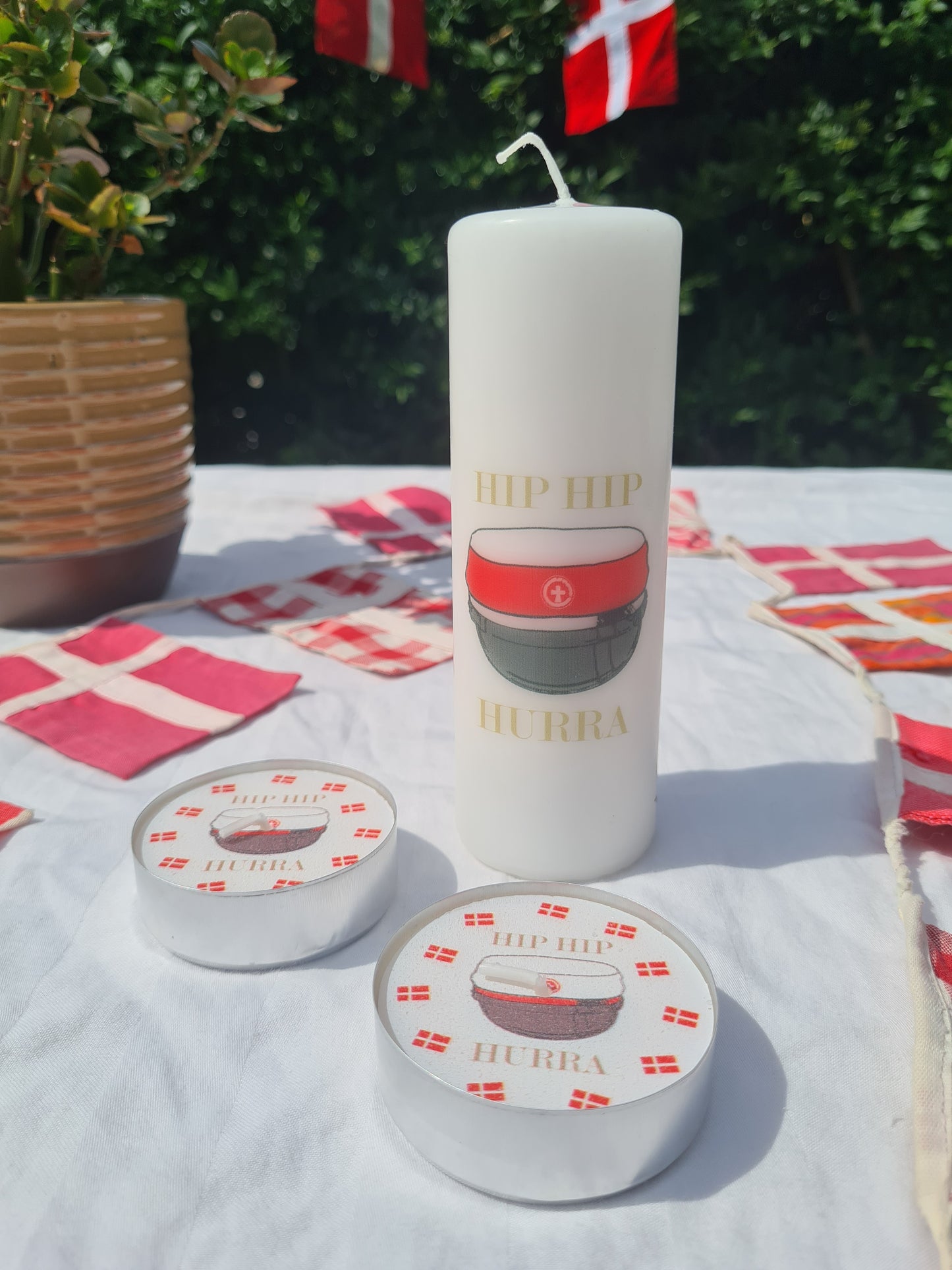 Bloklys m RØD studenterhue