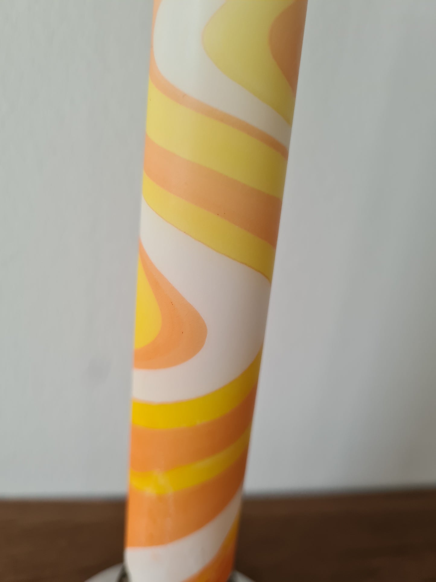 HÅNDLAVET kronelys fra Nordtrice - Marble gul/orange/hvid